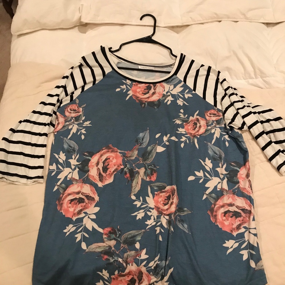 3/4 length jersey style shirt.